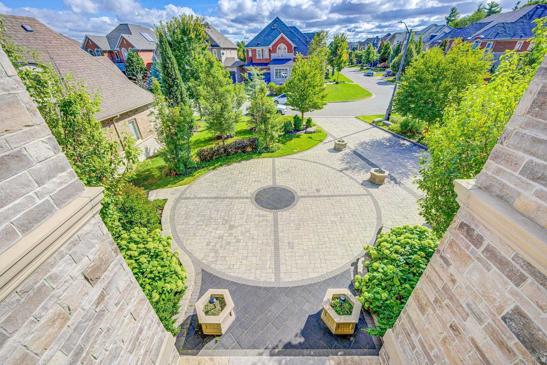 71 Grandvista Cres