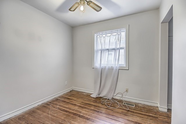 33 Longford Dr