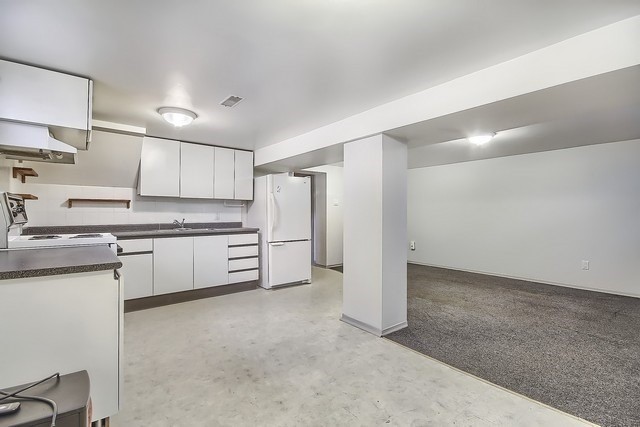 33 Longford Dr