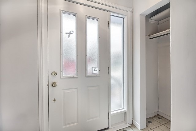 33 Longford Dr