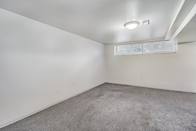 33 Longford Dr