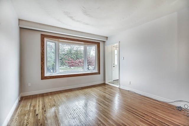 33 Longford Dr
