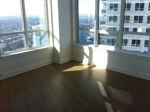 7171 Yonge St, #2007