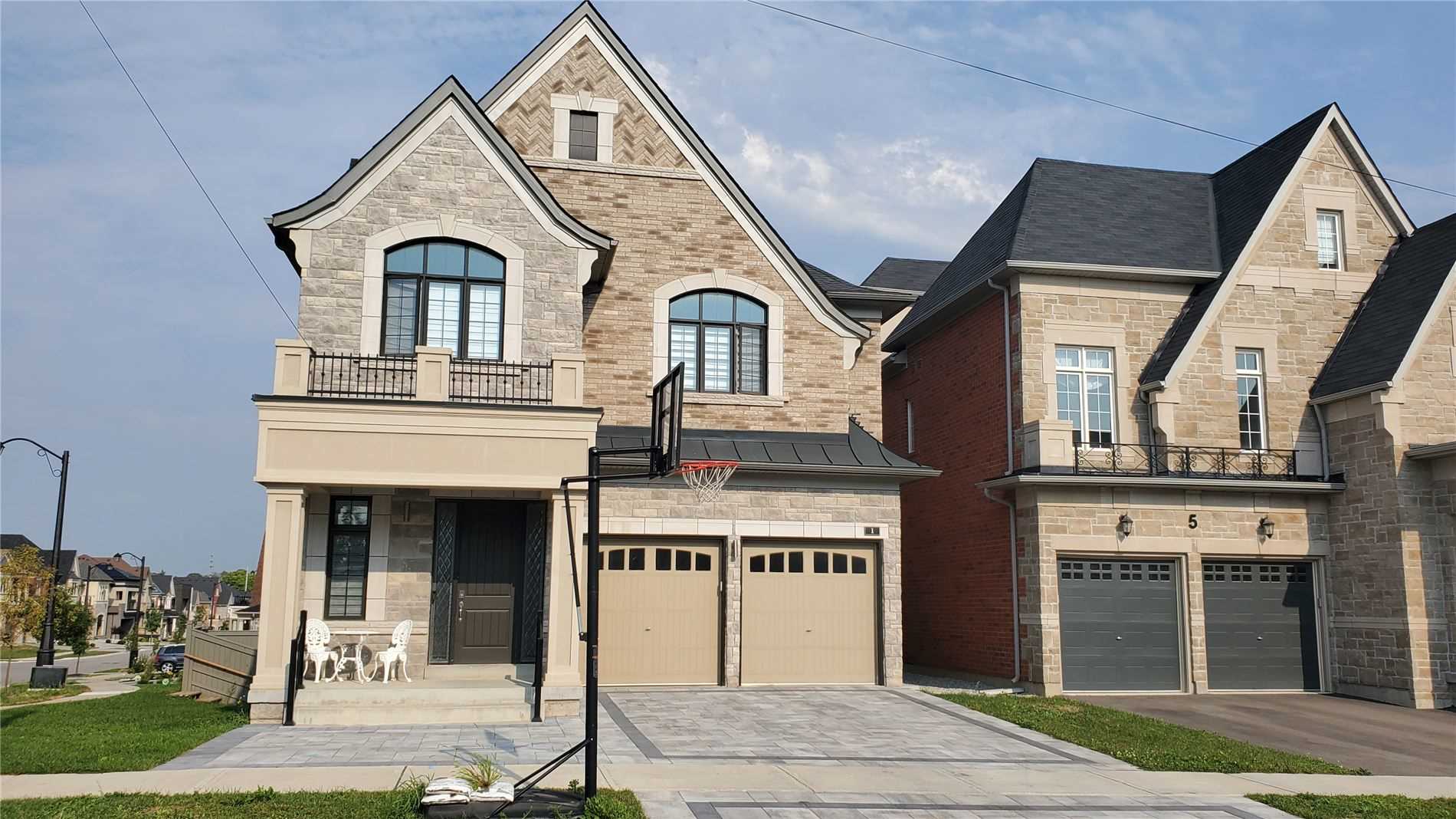 1 Hurst Ave