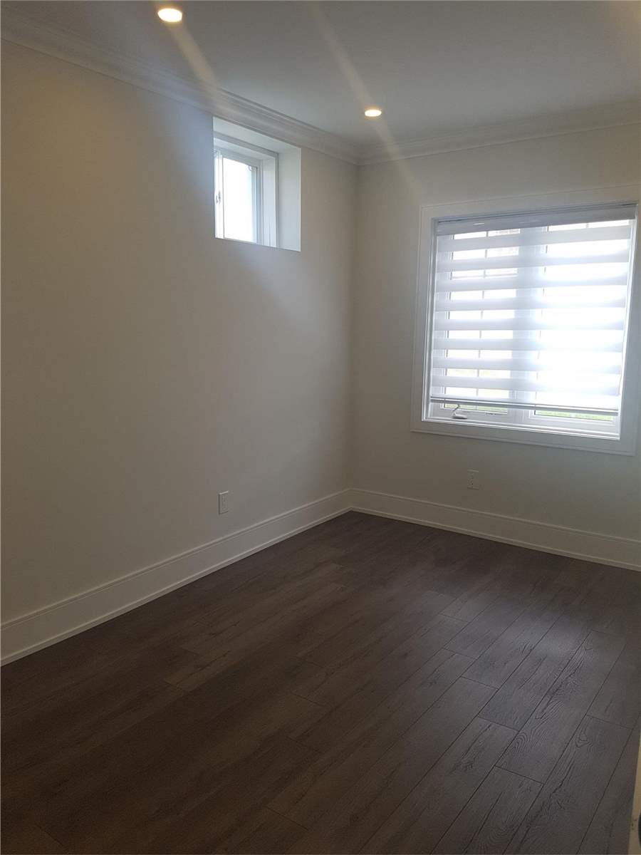 1 Hurst Ave