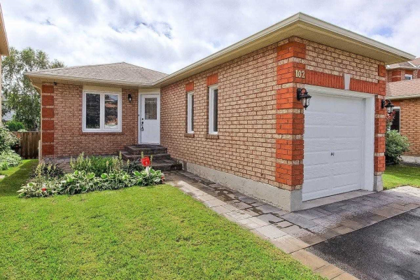 102 Hudson Cres, Bradford West Gwillimbury