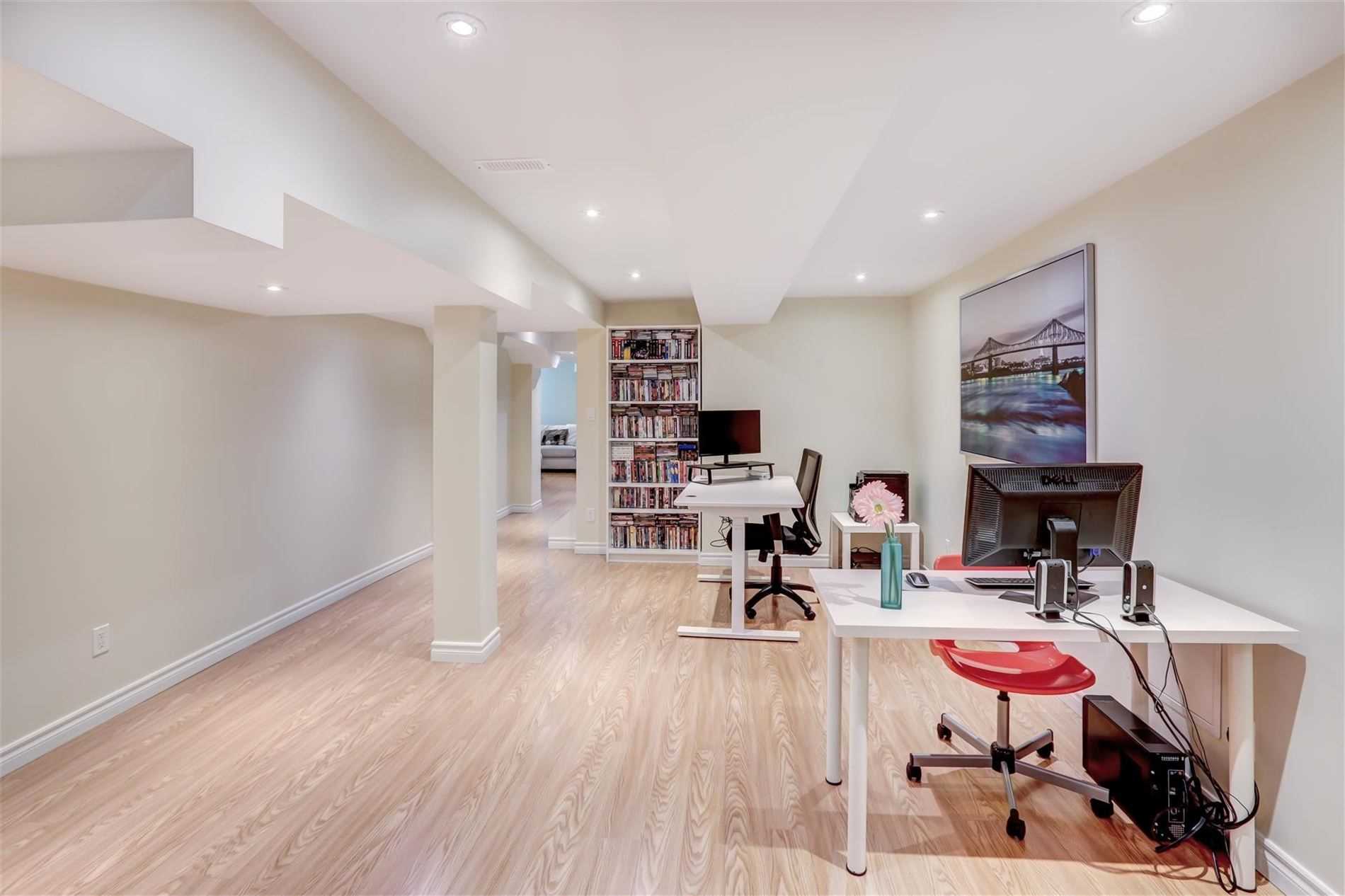 84 Battleford Ave