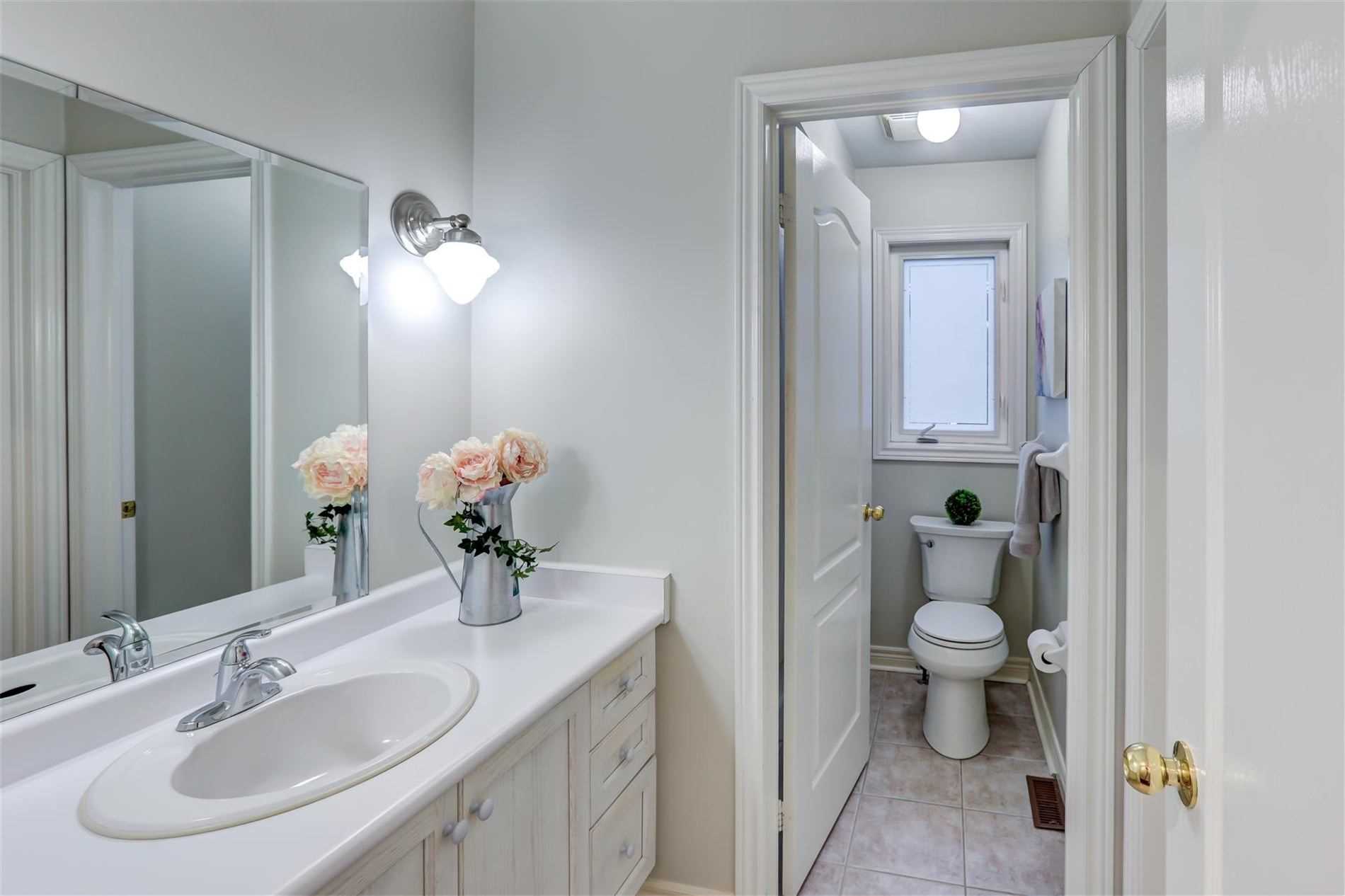 84 Battleford Ave