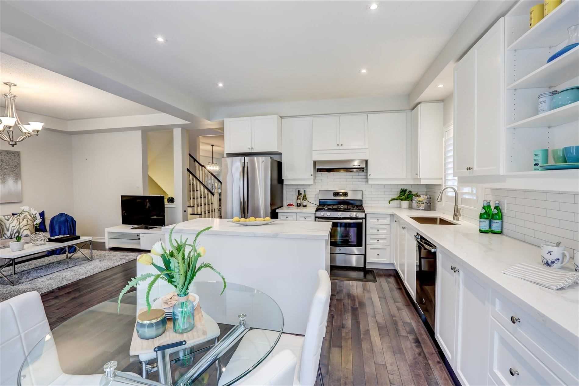 84 Battleford Ave