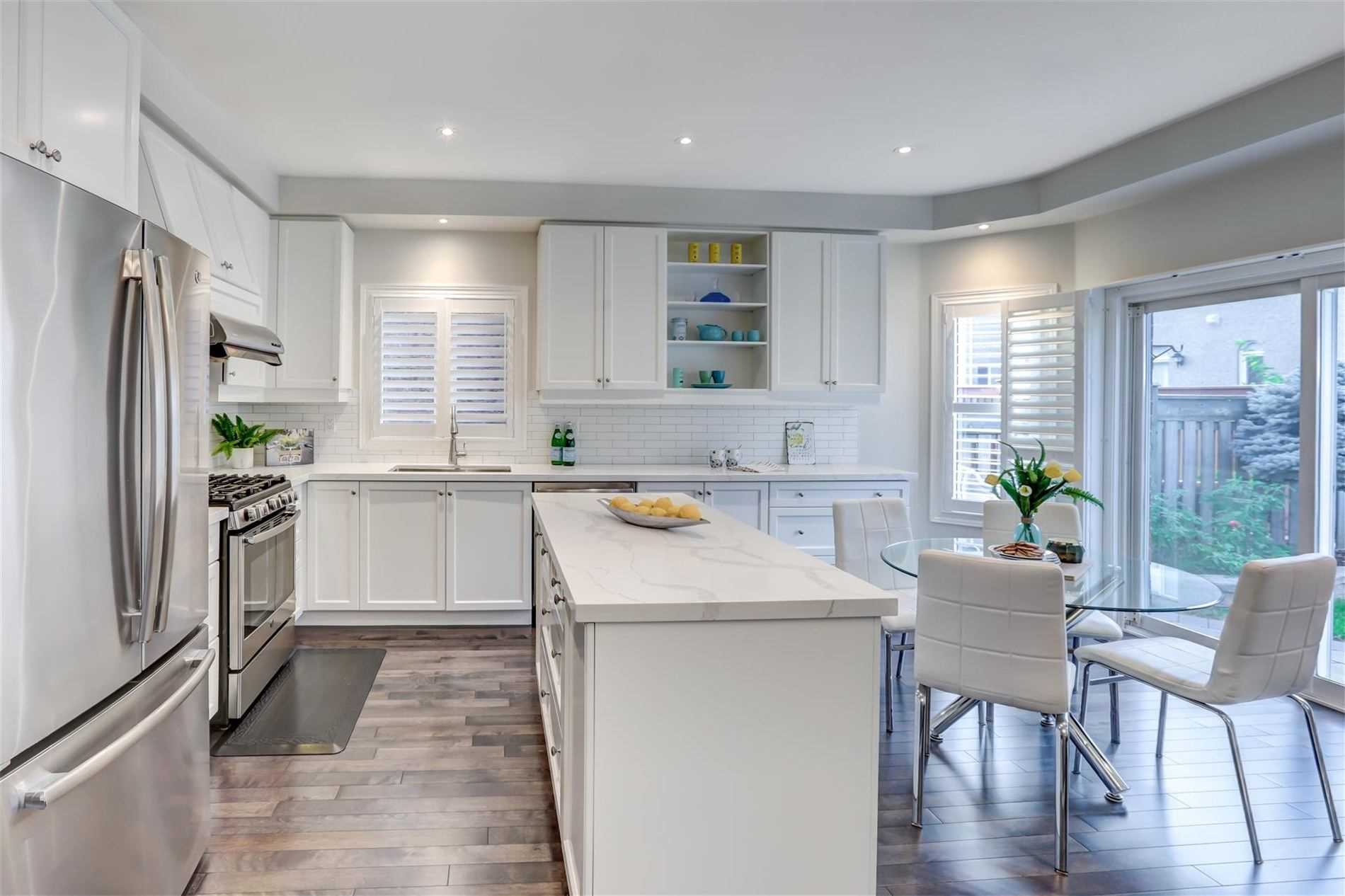 84 Battleford Ave