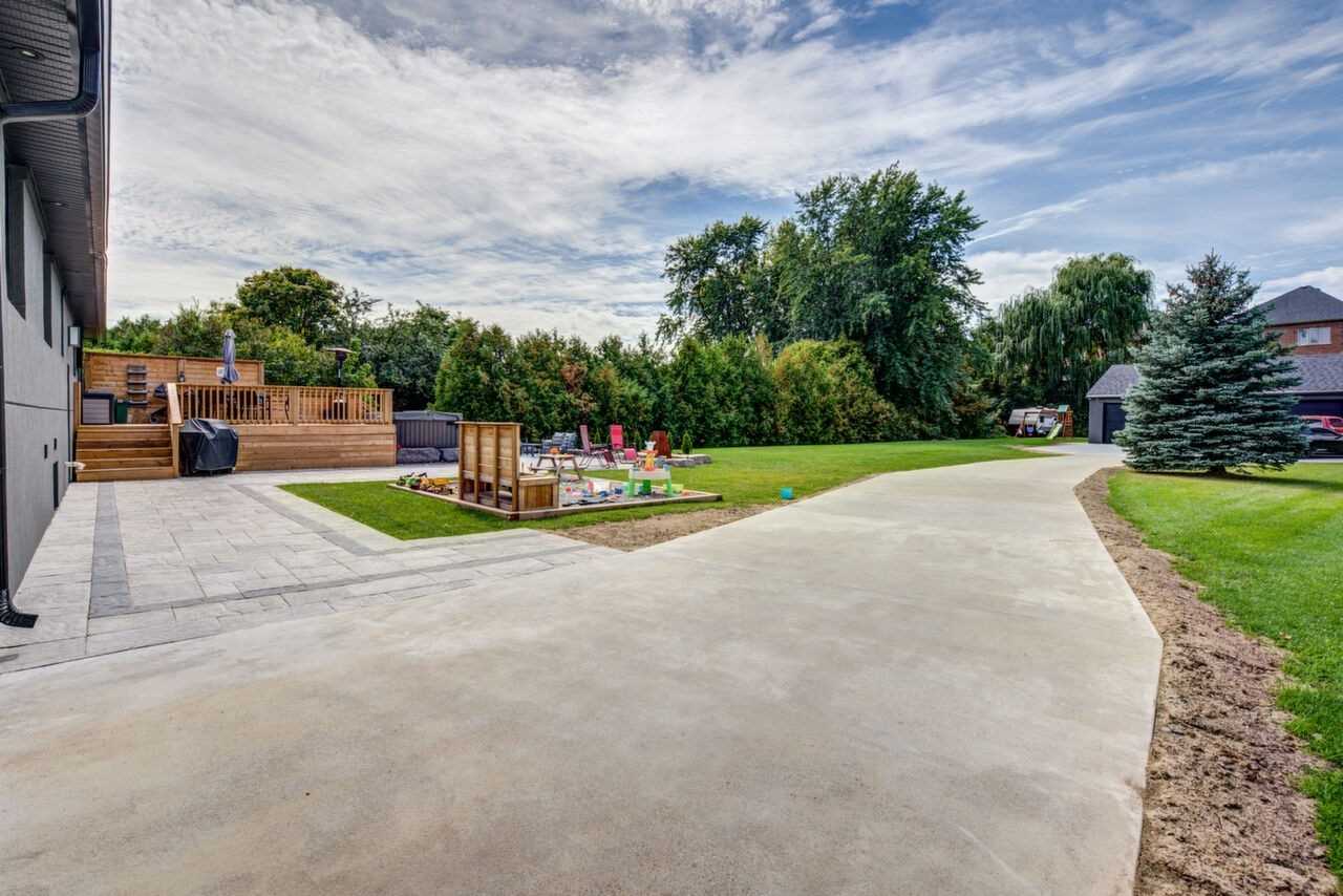 646 Simcoe Rd