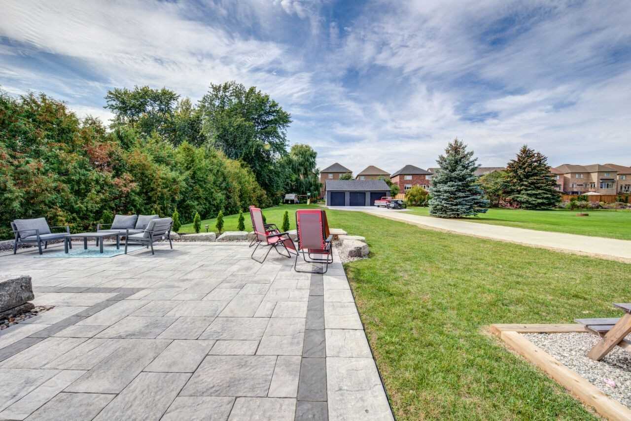 646 Simcoe Rd