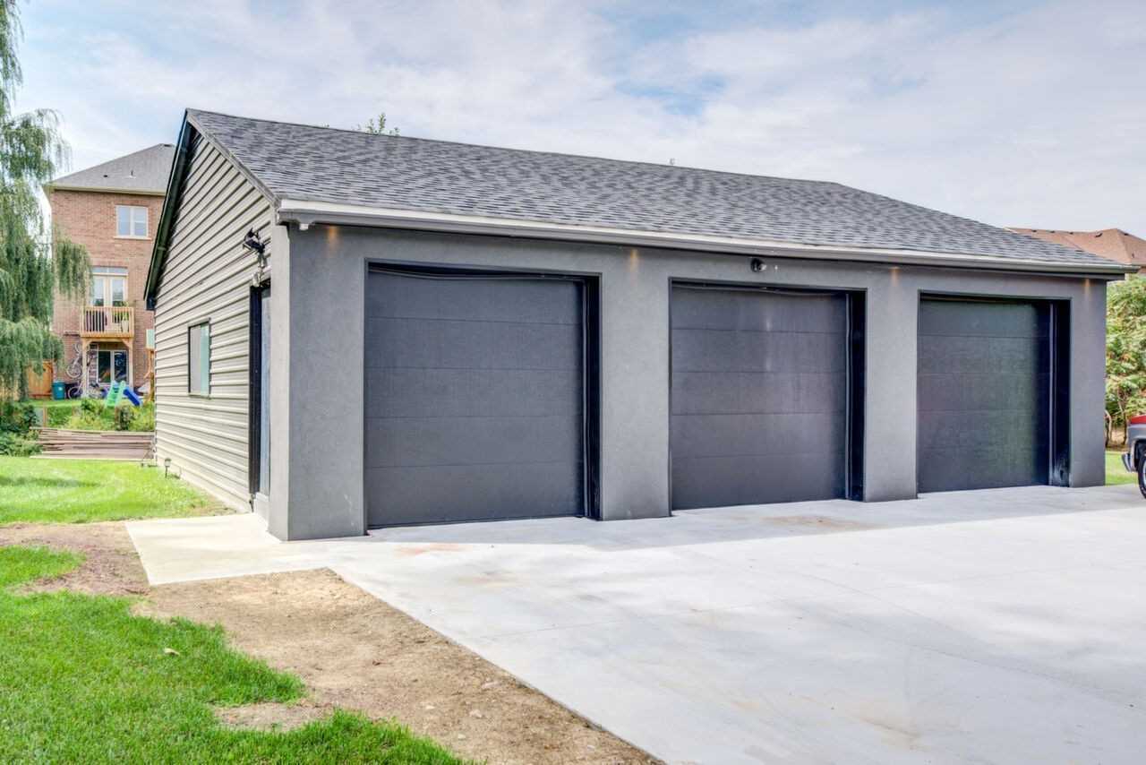 646 Simcoe Rd