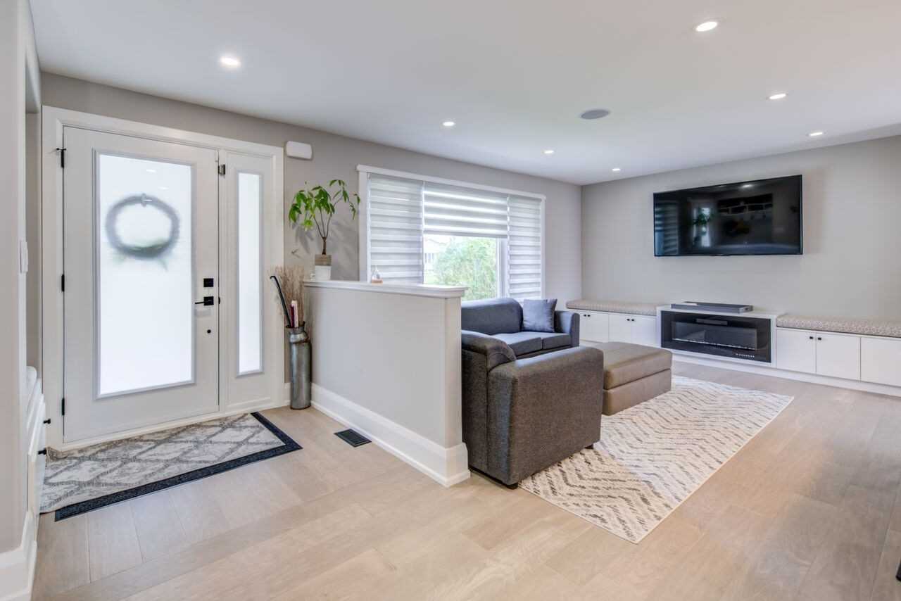 646 Simcoe Rd
