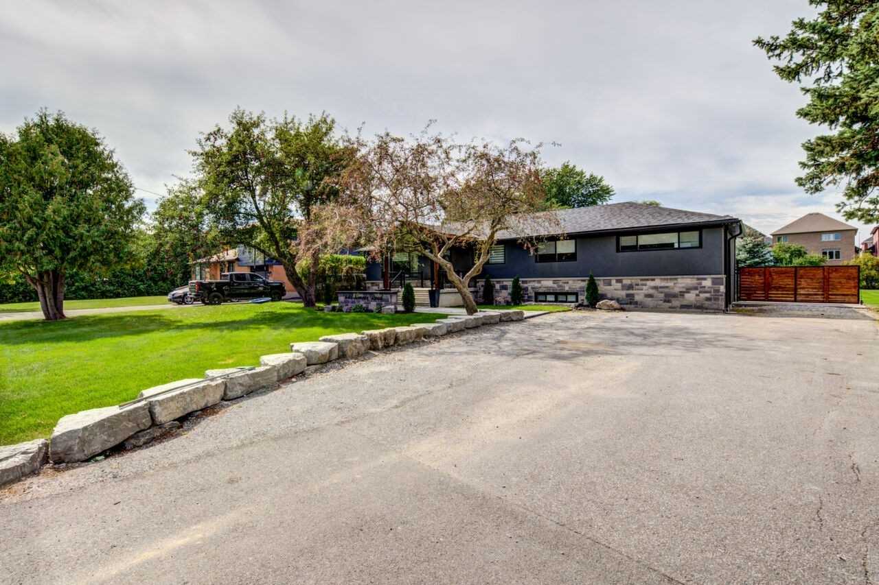 646 Simcoe Rd