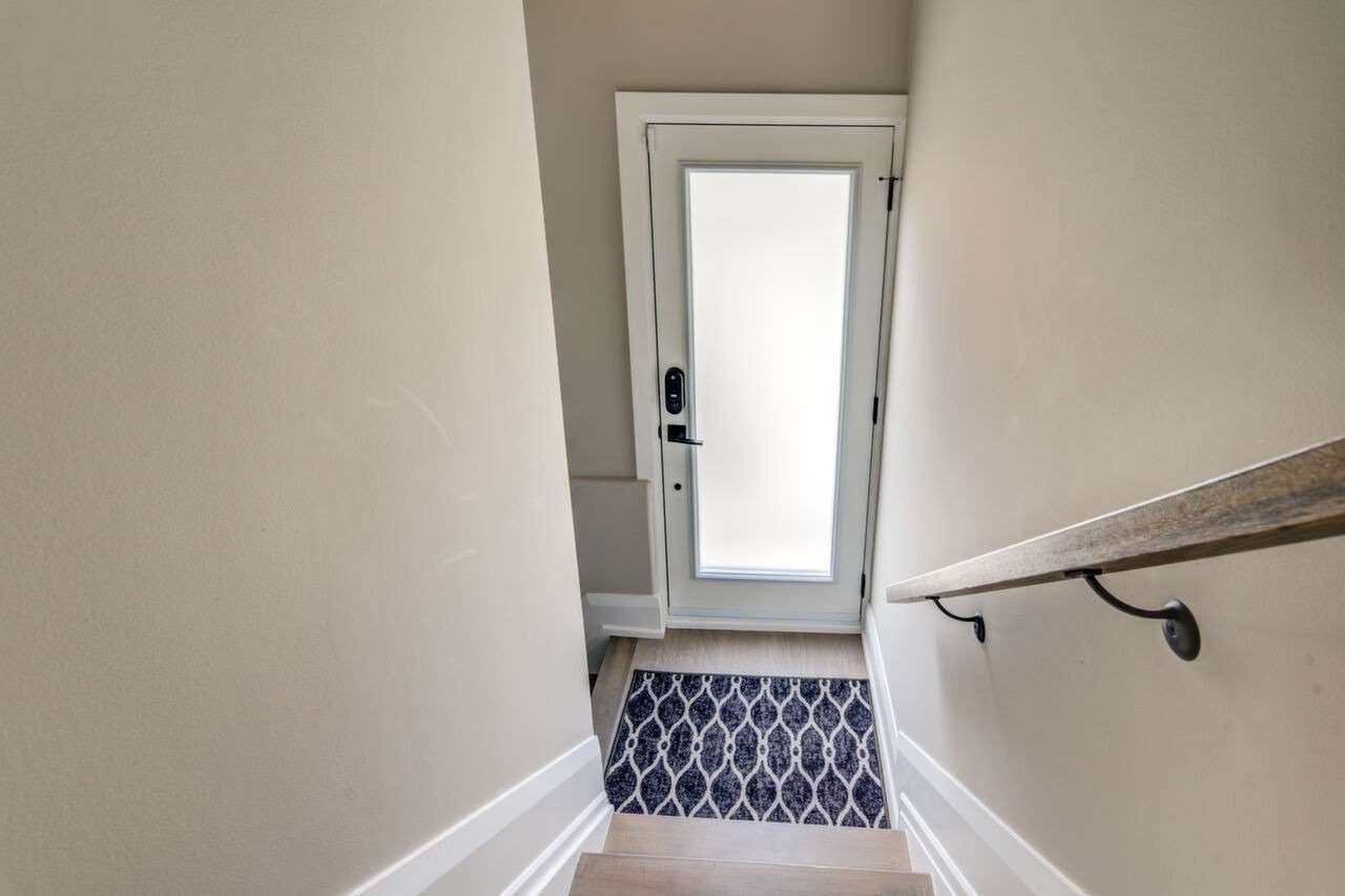 646 Simcoe Rd