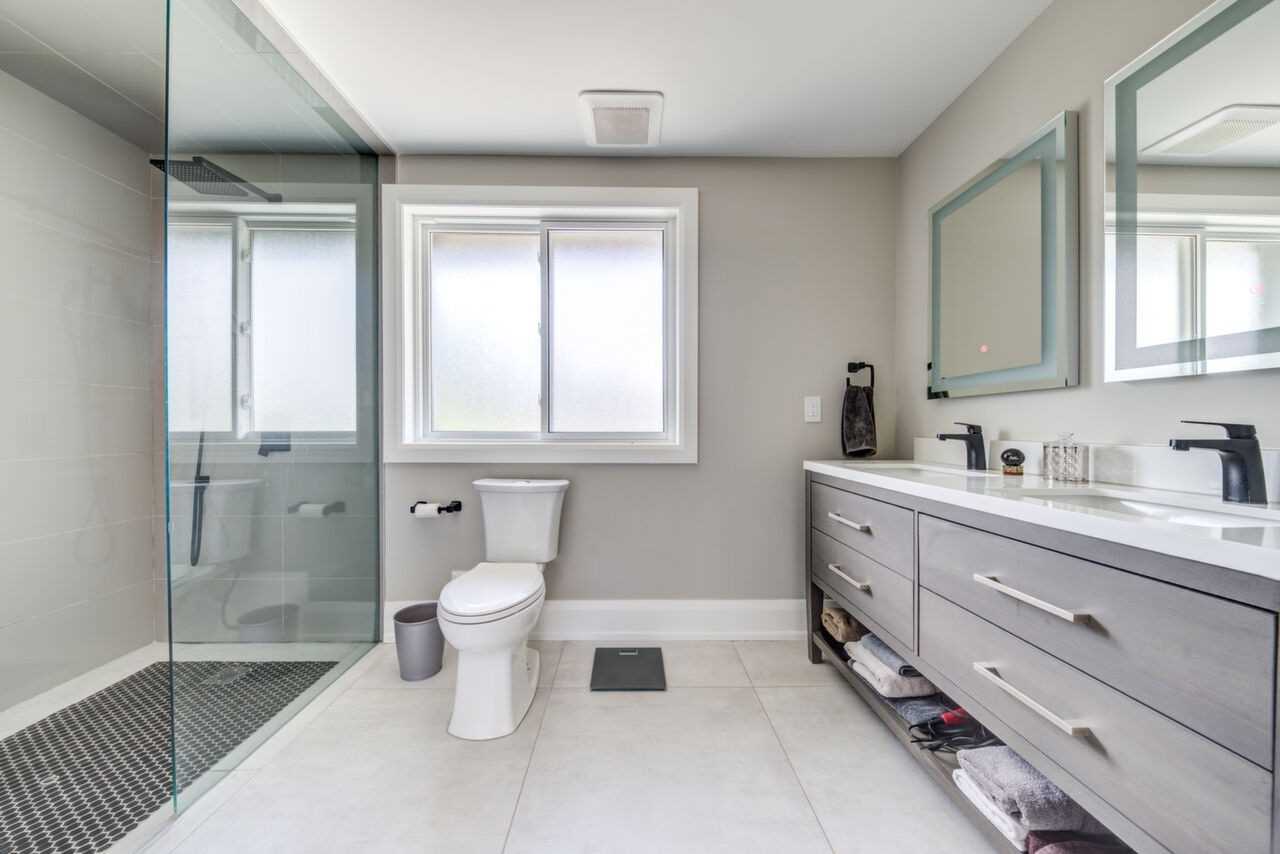 646 Simcoe Rd