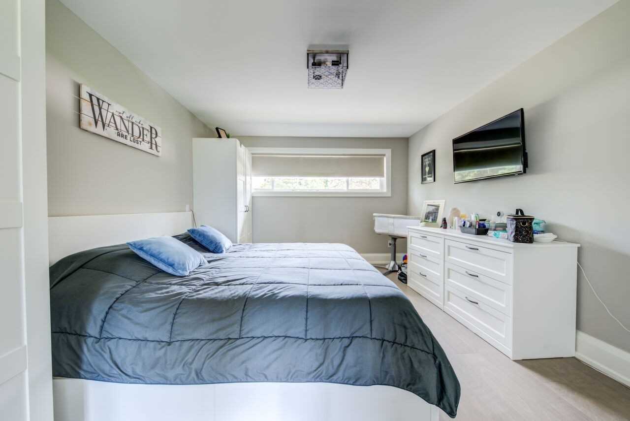 646 Simcoe Rd