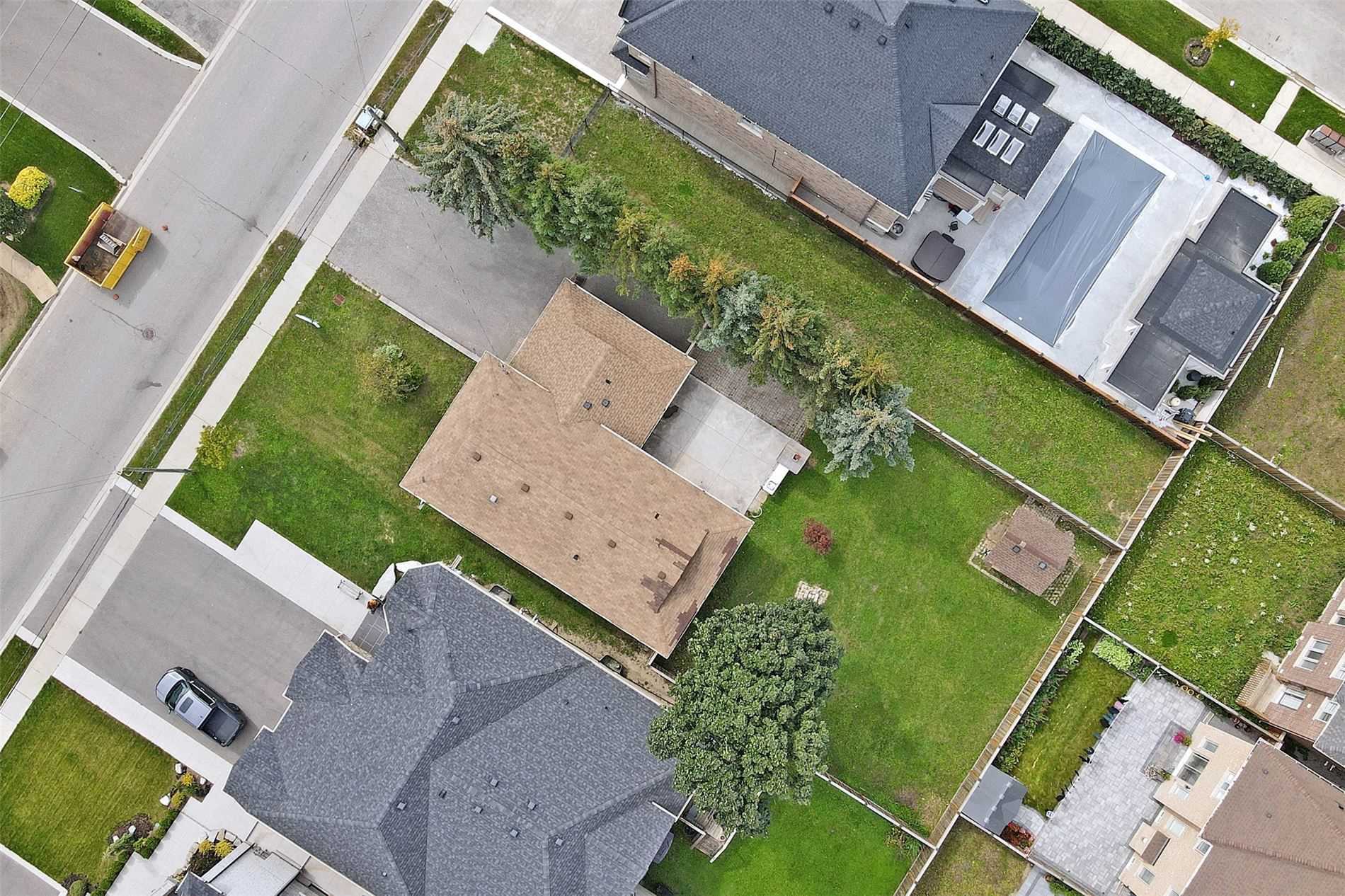 64 Bond Cres