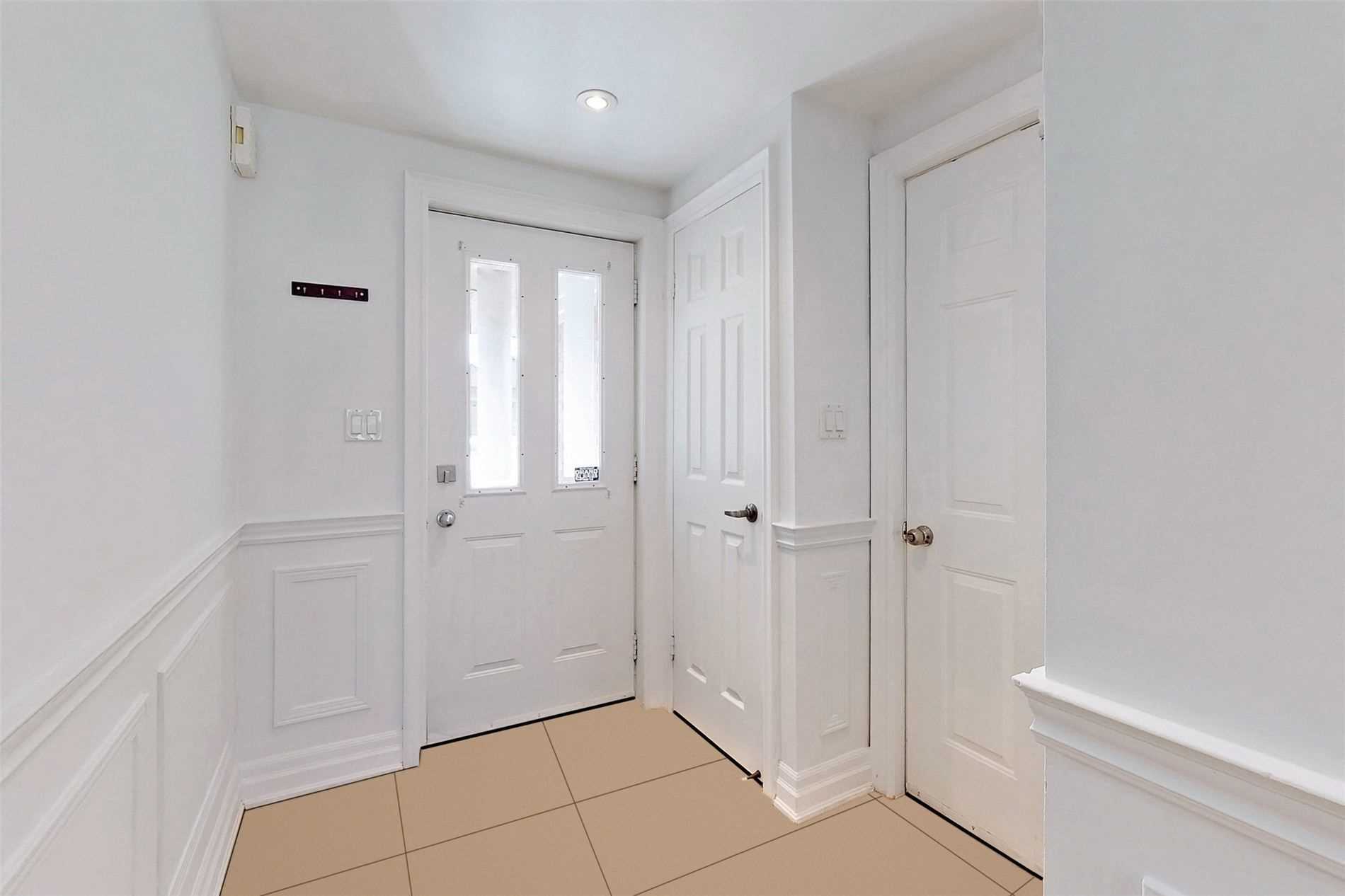 64 Bond Cres