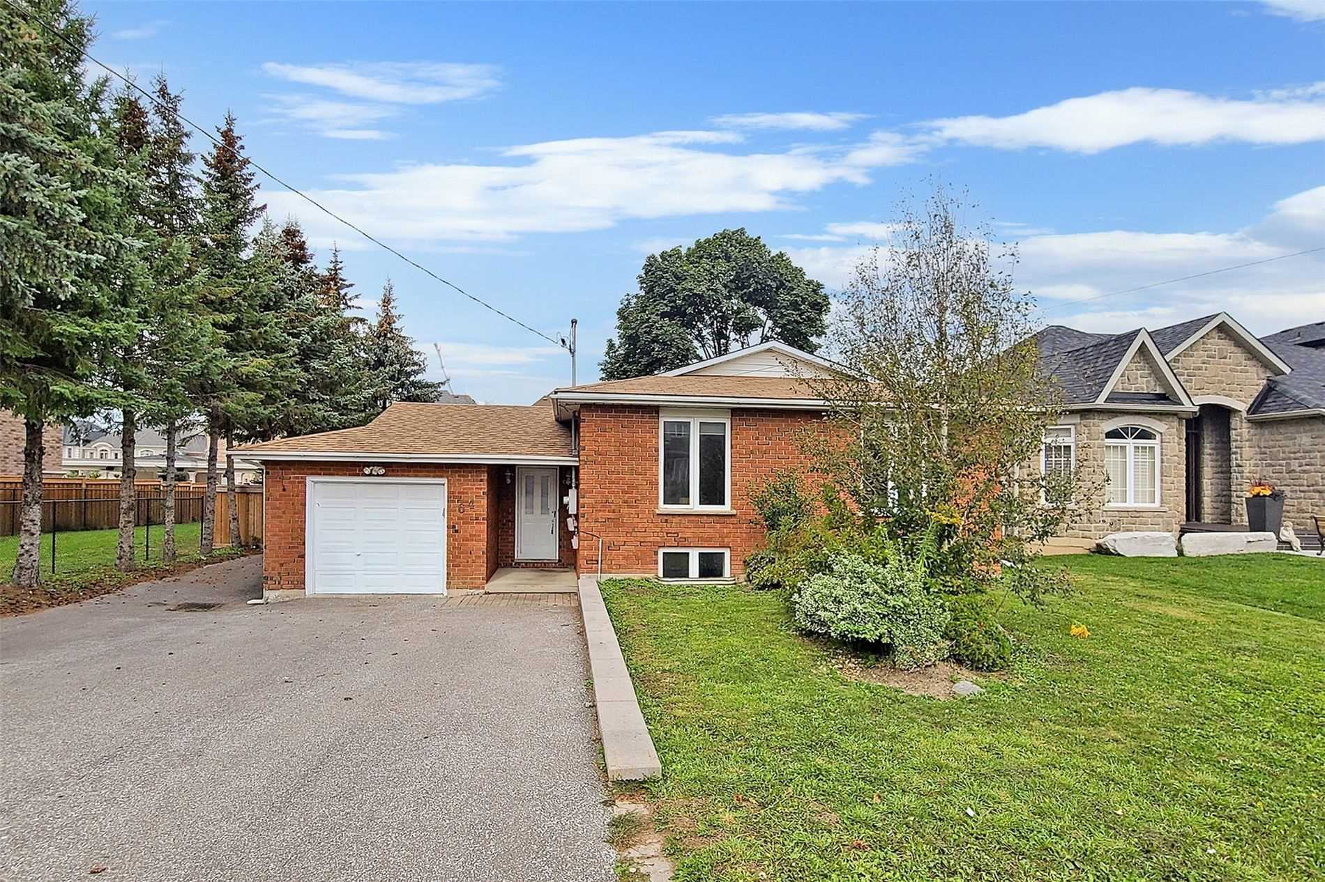 64 Bond Cres