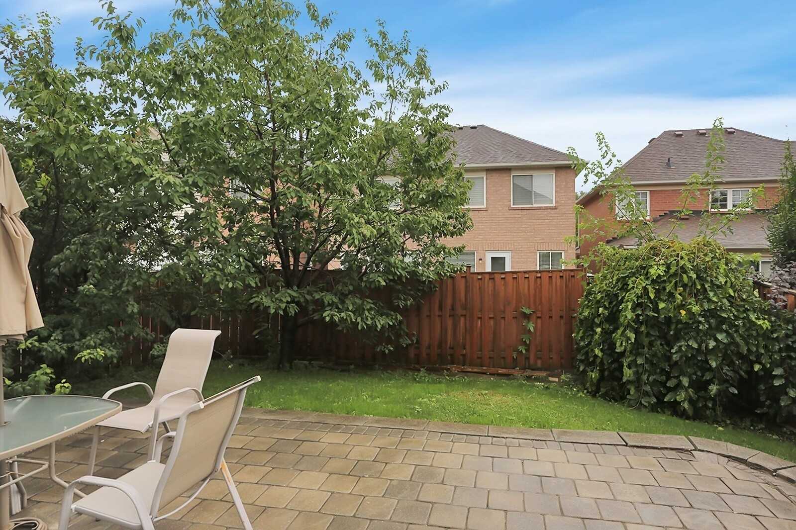 25 Tower Bridge Cres