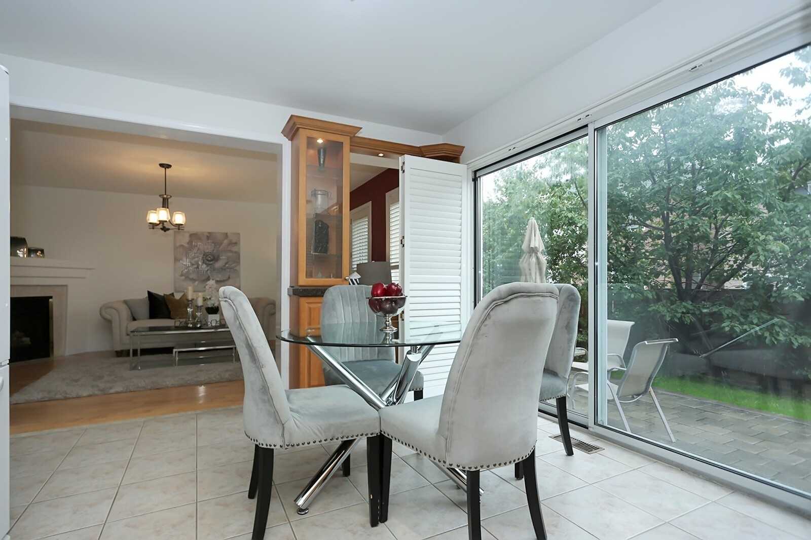 25 Tower Bridge Cres
