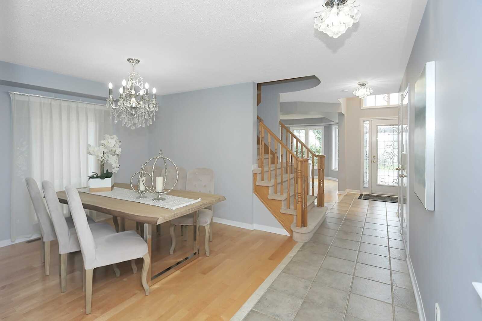 25 Tower Bridge Cres