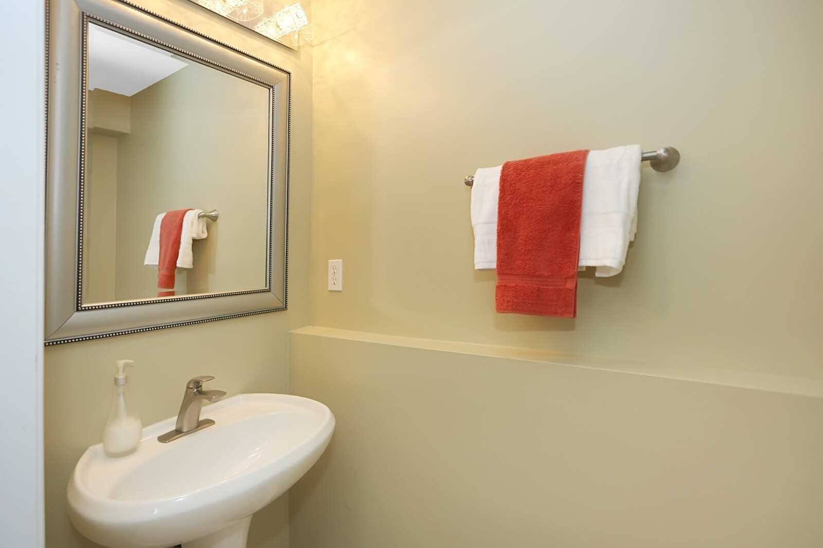 25 Tower Bridge Cres