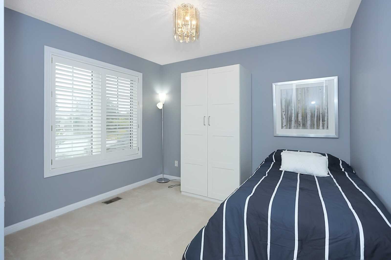 25 Tower Bridge Cres