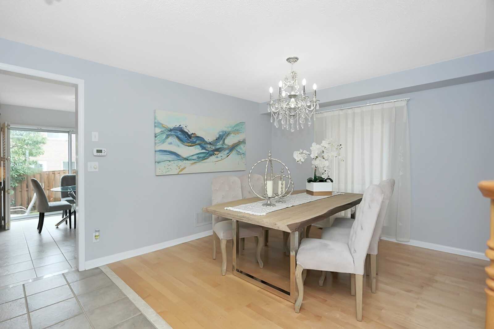 25 Tower Bridge Cres