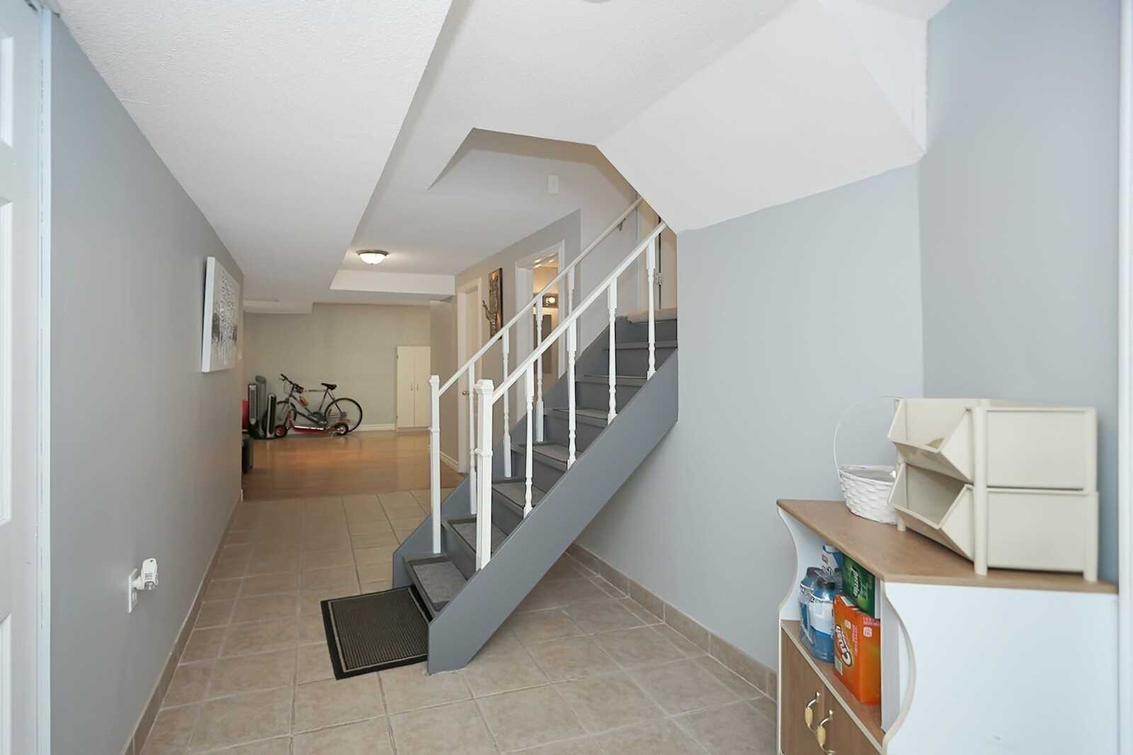 25 Tower Bridge Cres