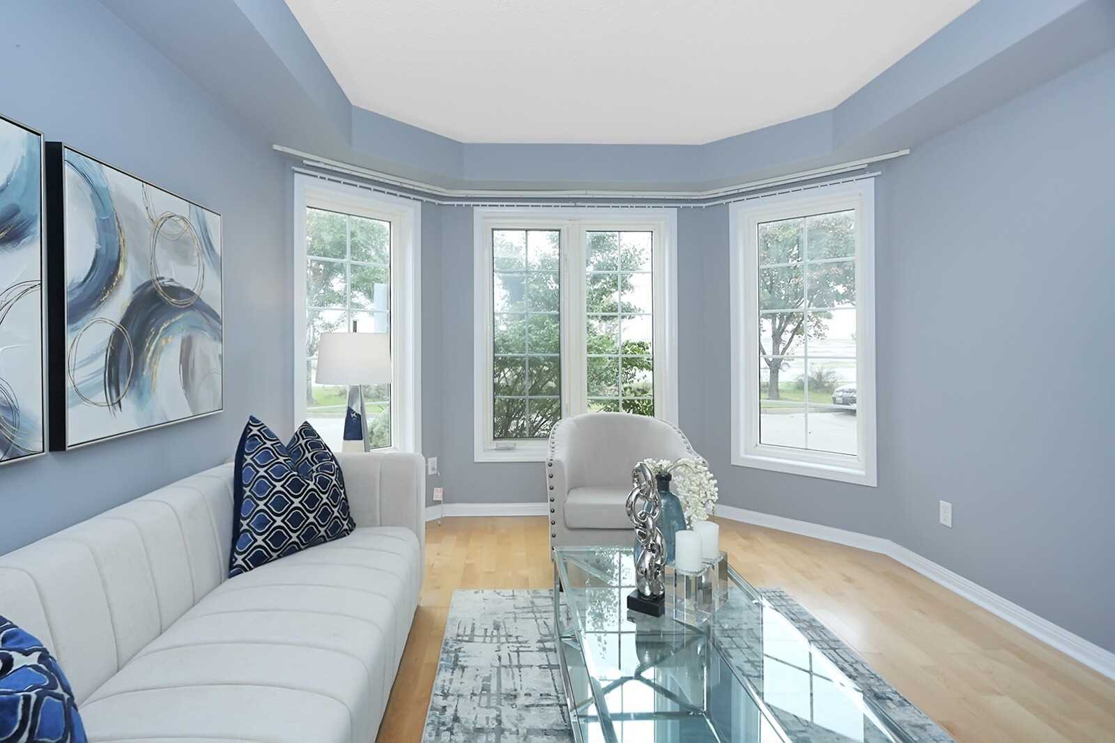 25 Tower Bridge Cres