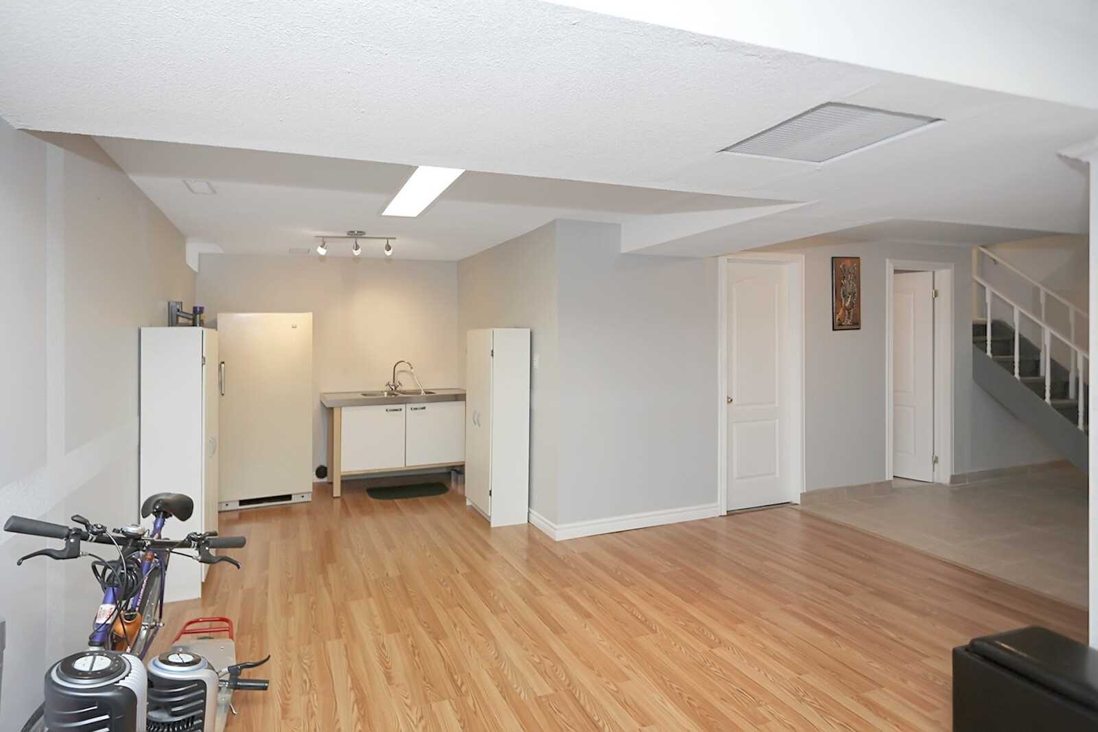 25 Tower Bridge Cres