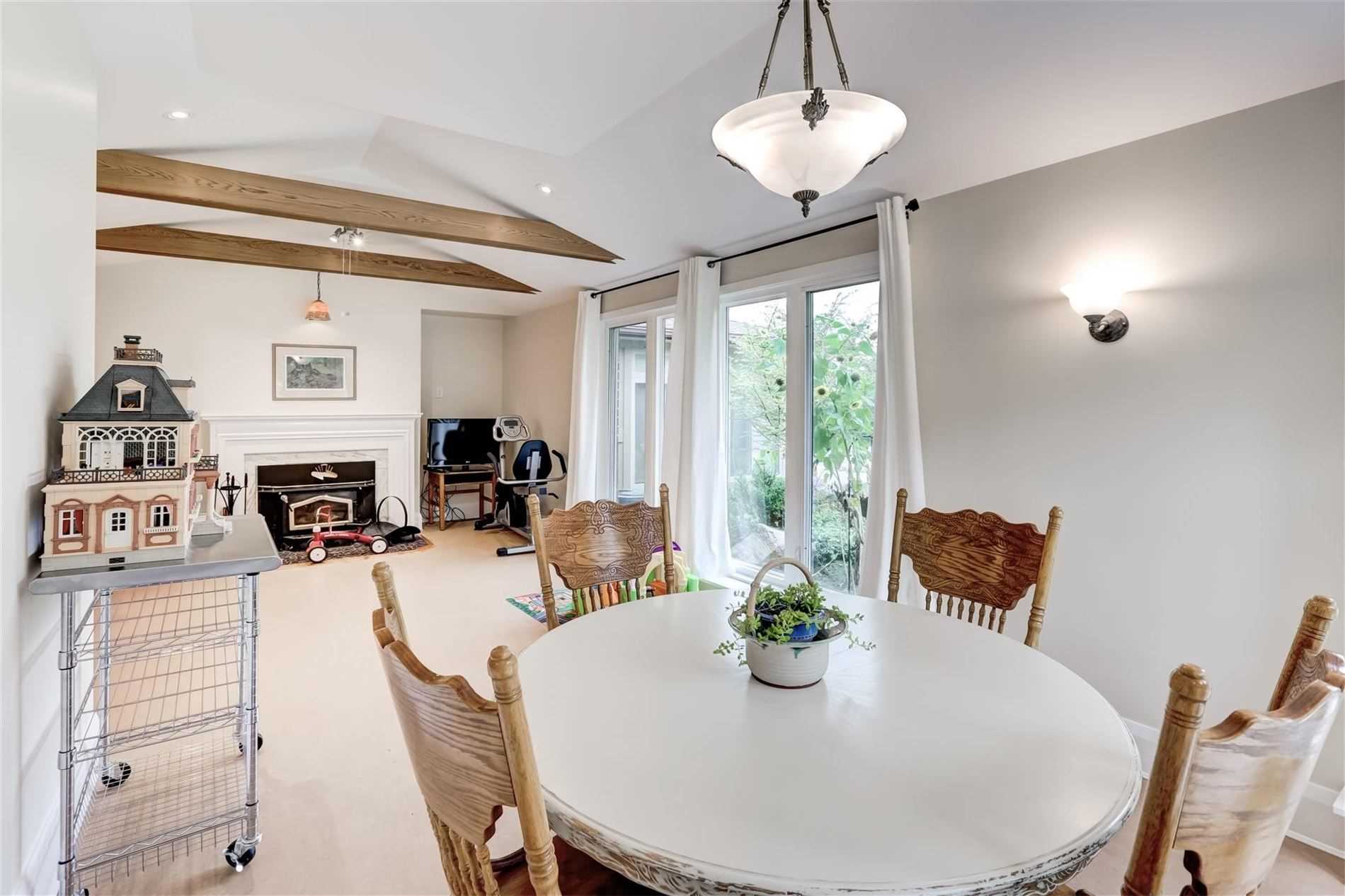 16365 Bathurst St