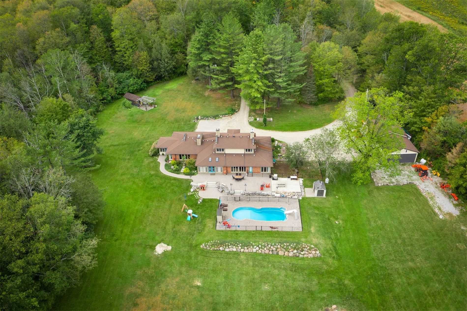 16365 Bathurst St