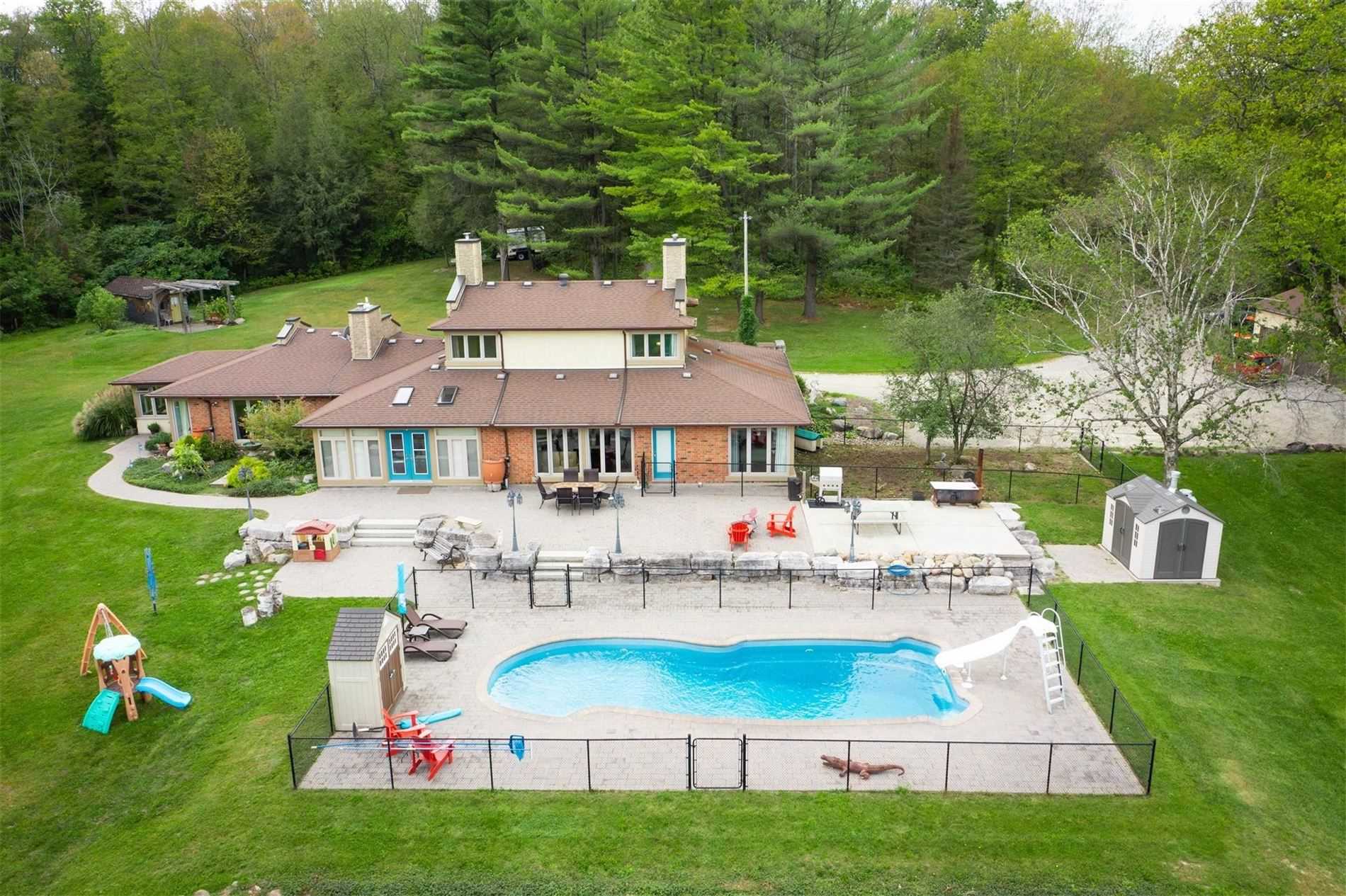 16365 Bathurst St