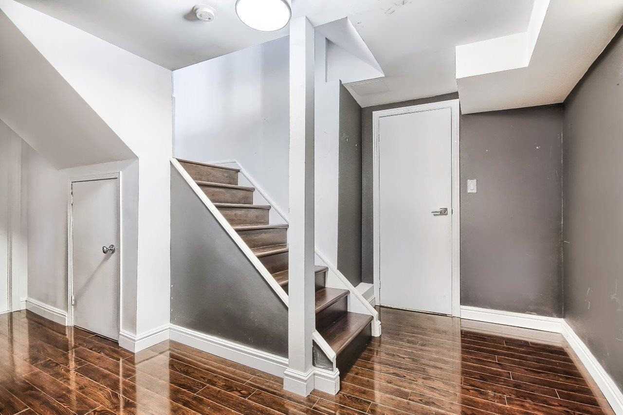 7 Mountcharles Cres