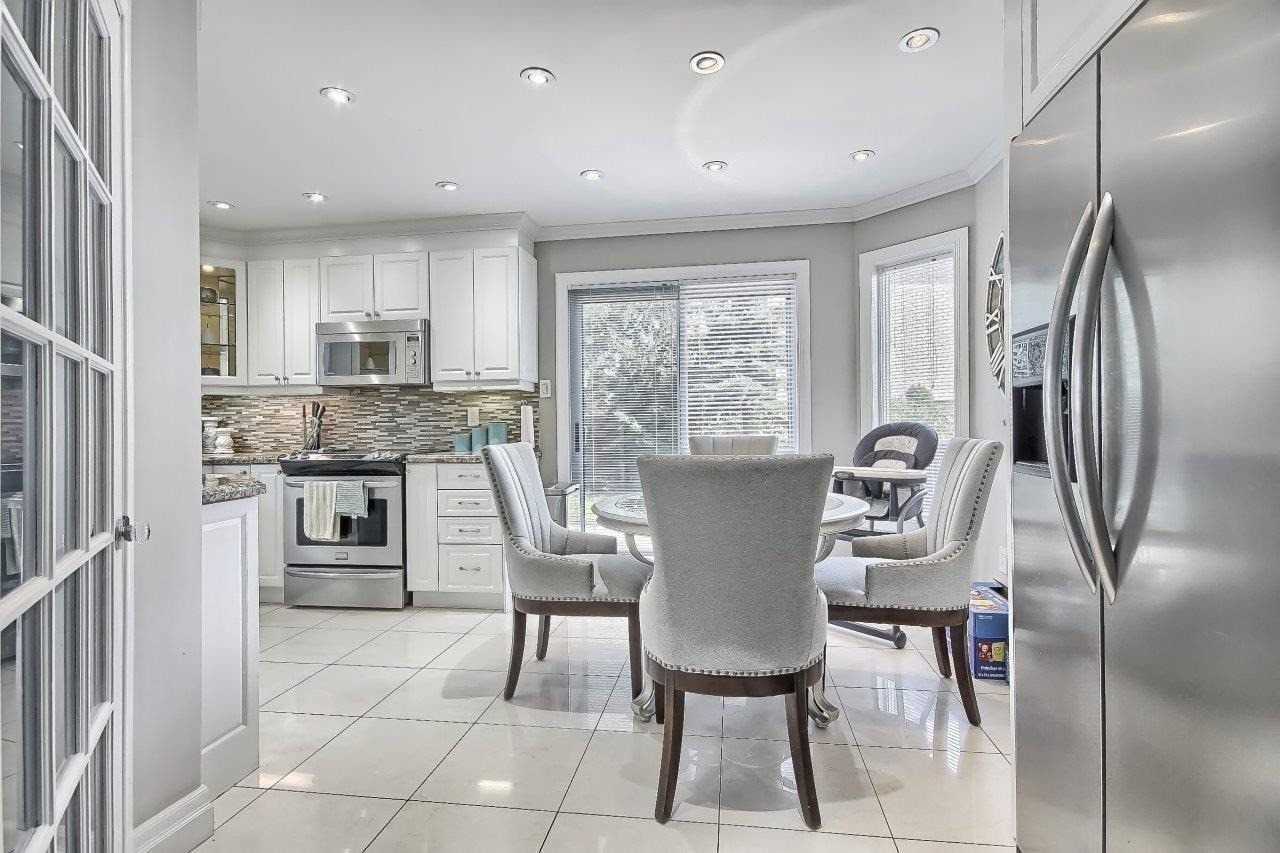 7 Mountcharles Cres