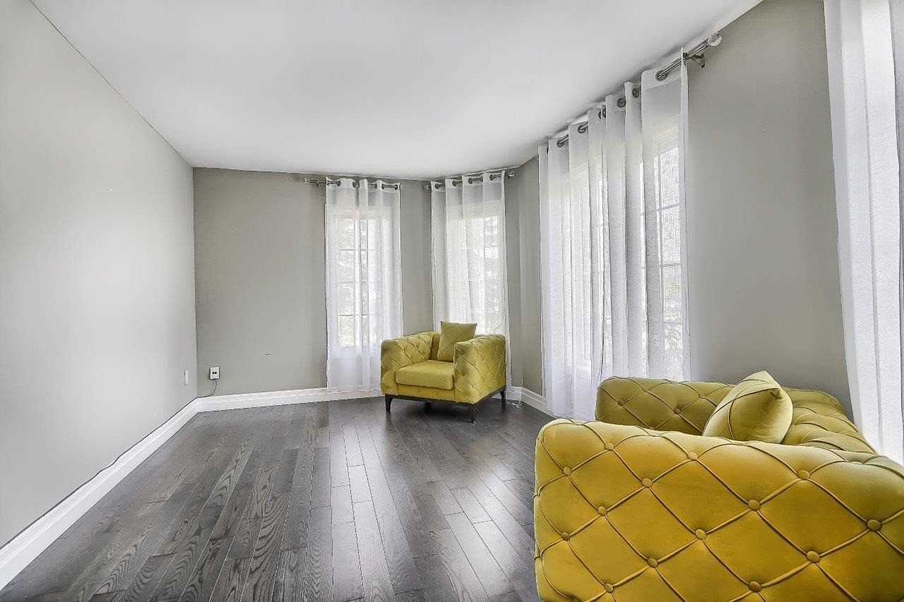 7 Mountcharles Cres
