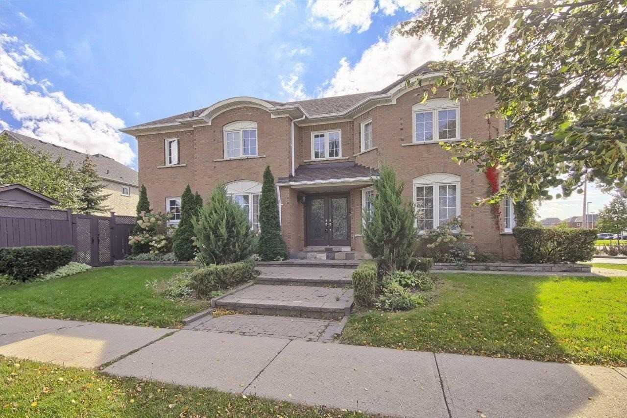 7 Mountcharles Cres