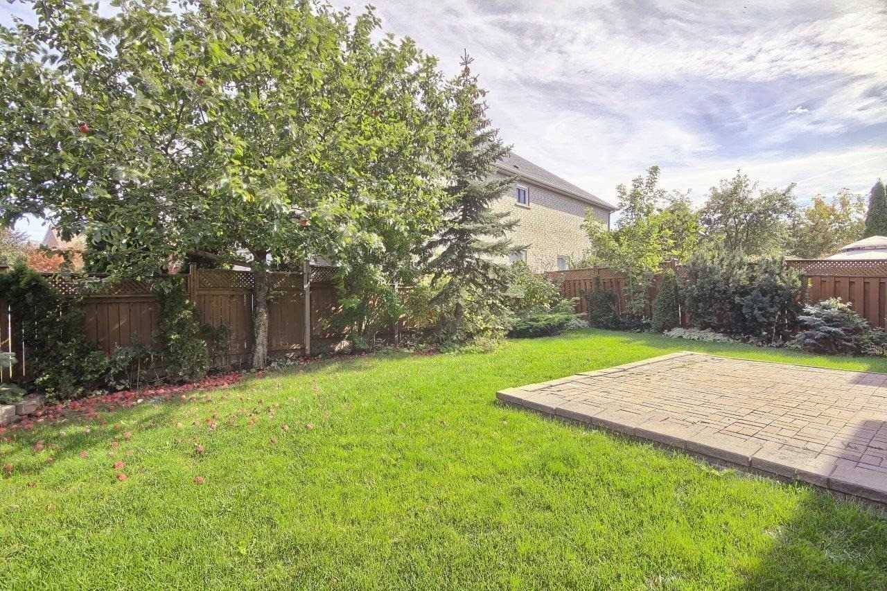 7 Mountcharles Cres