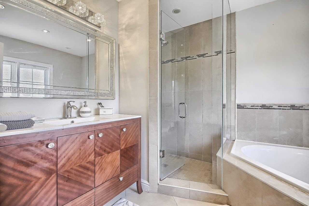 7 Mountcharles Cres