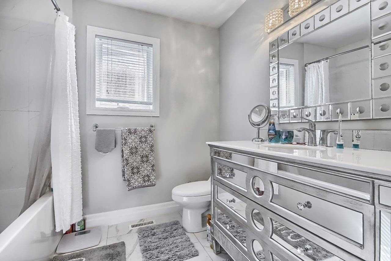 7 Mountcharles Cres