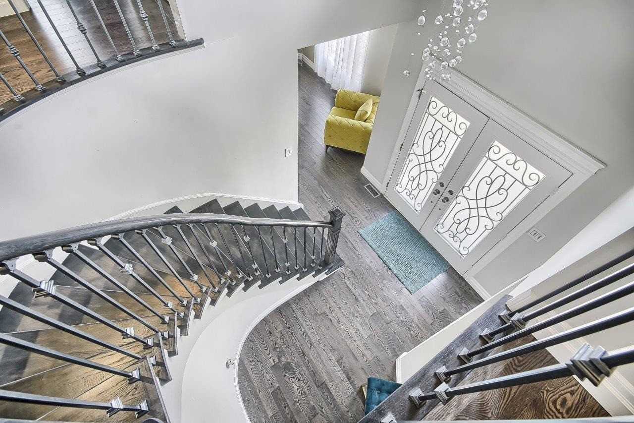 7 Mountcharles Cres