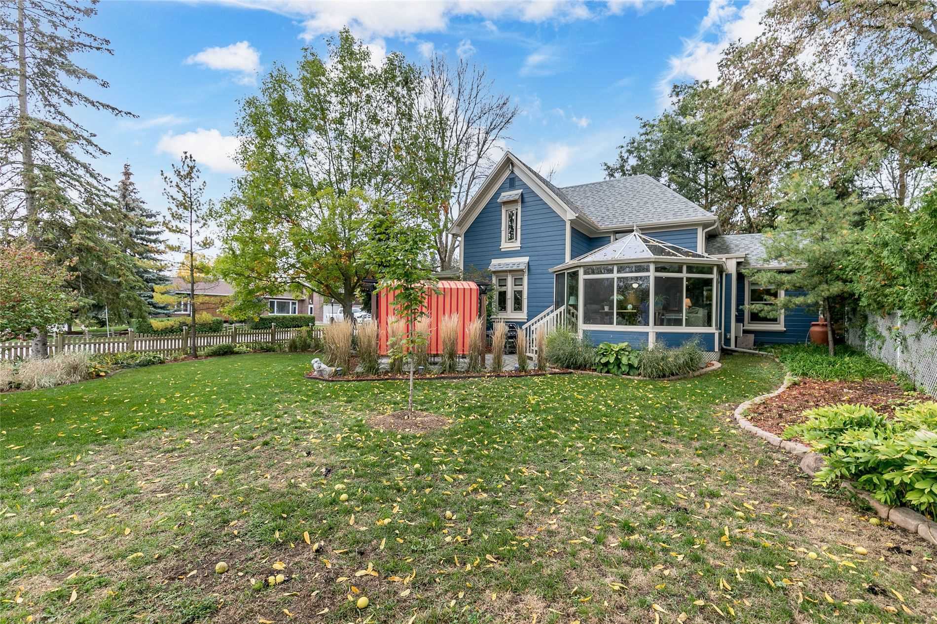 399 Amelia St
