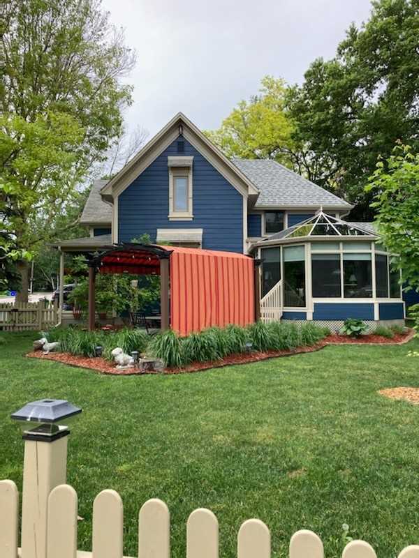 399 Amelia St