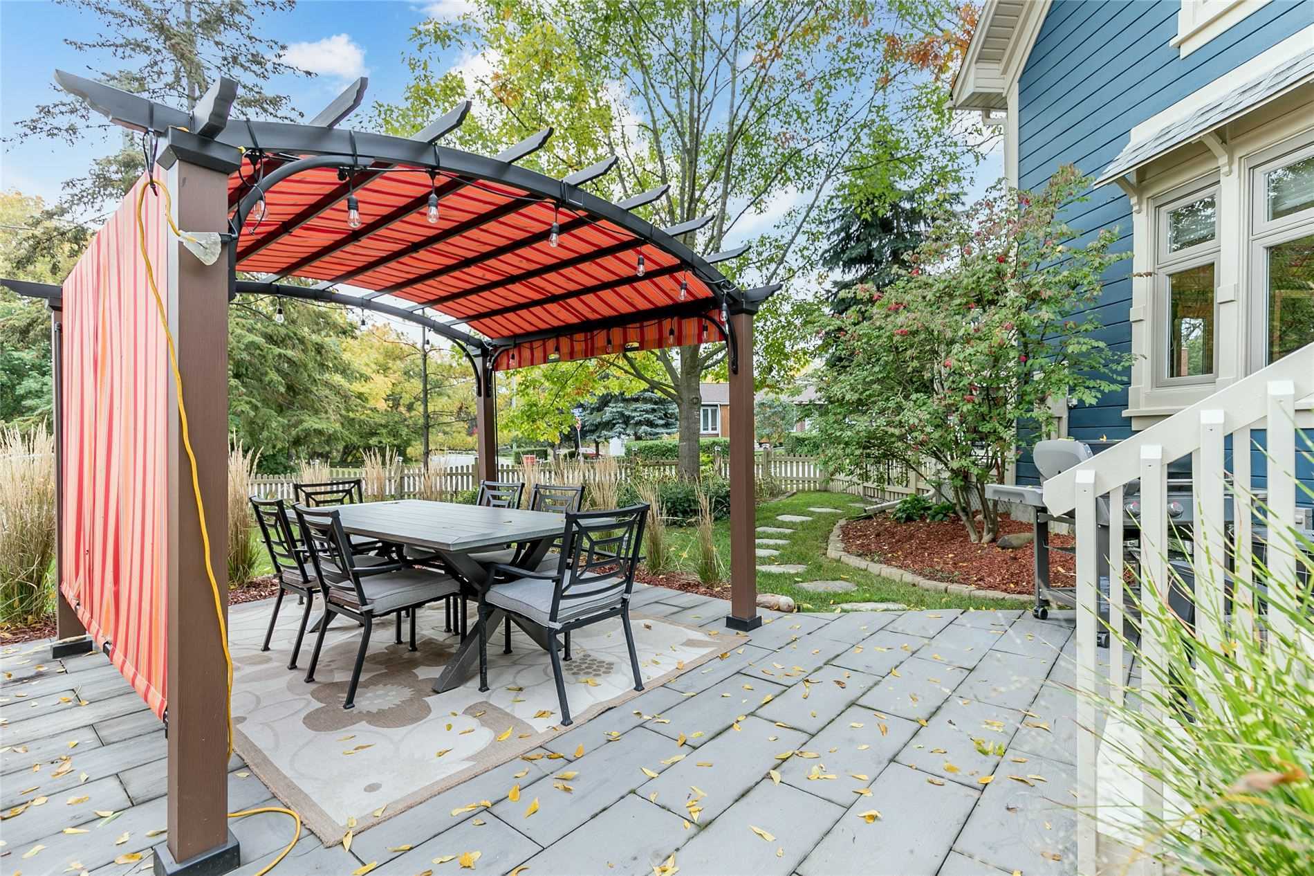 399 Amelia St