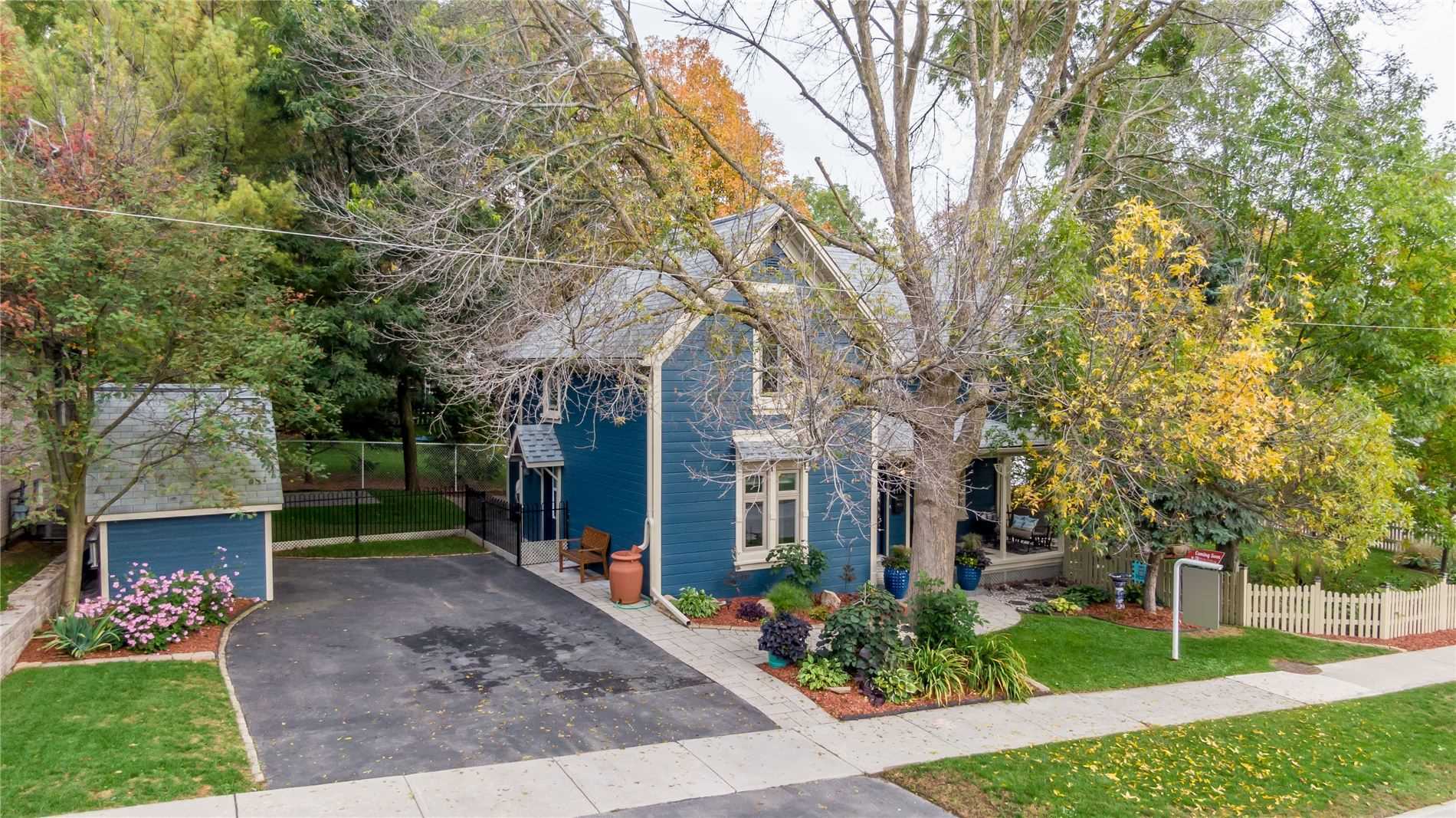 399 Amelia St