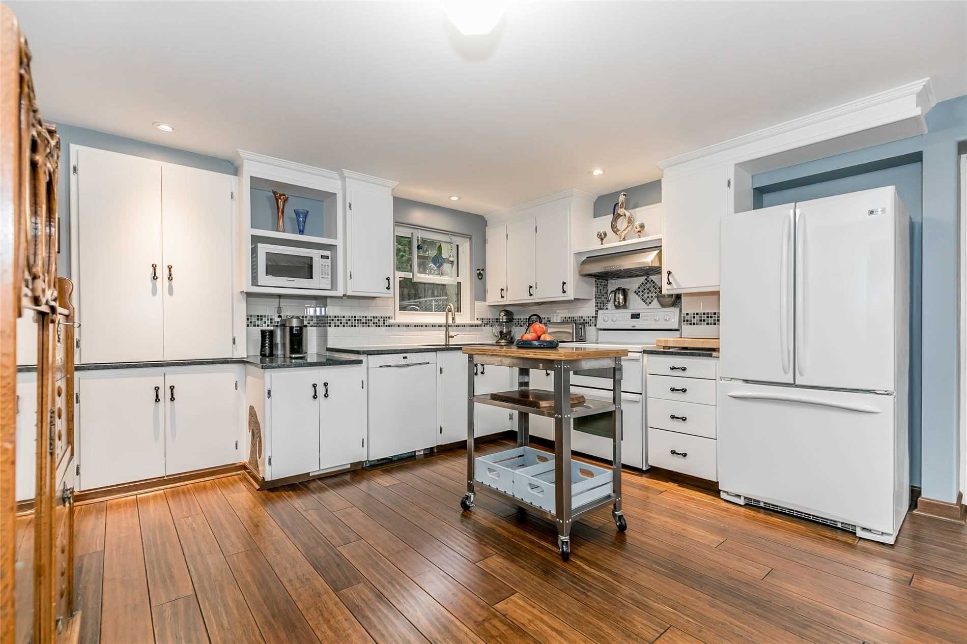 399 Amelia St